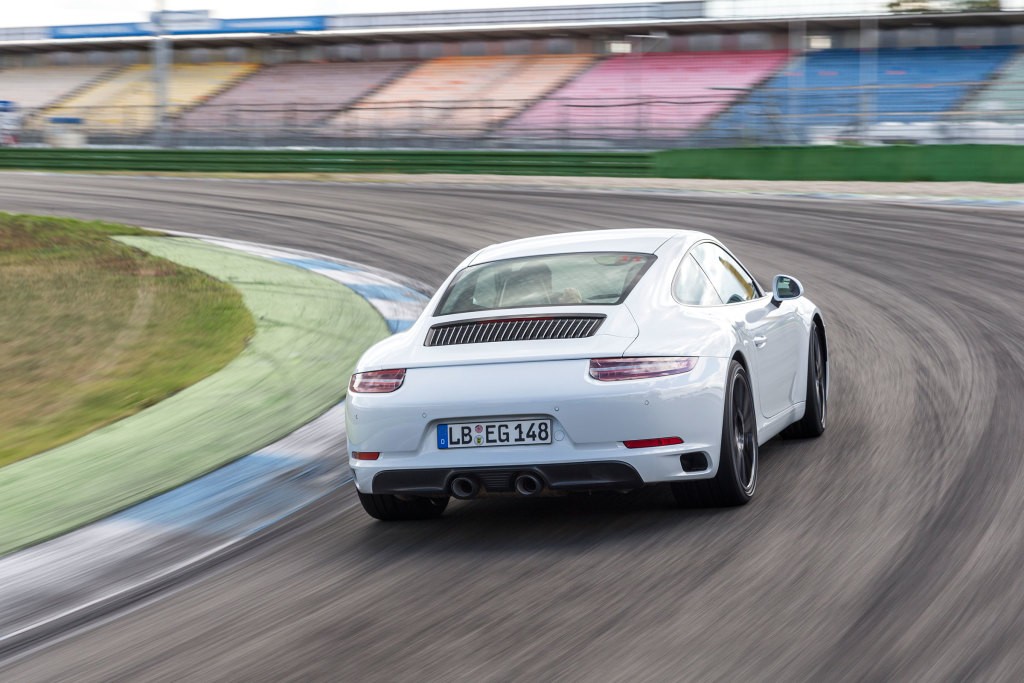 Porsche 911 Carrera S photo 28