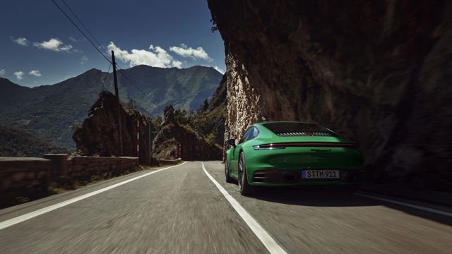 Porsche 911 Carrera T photo 18