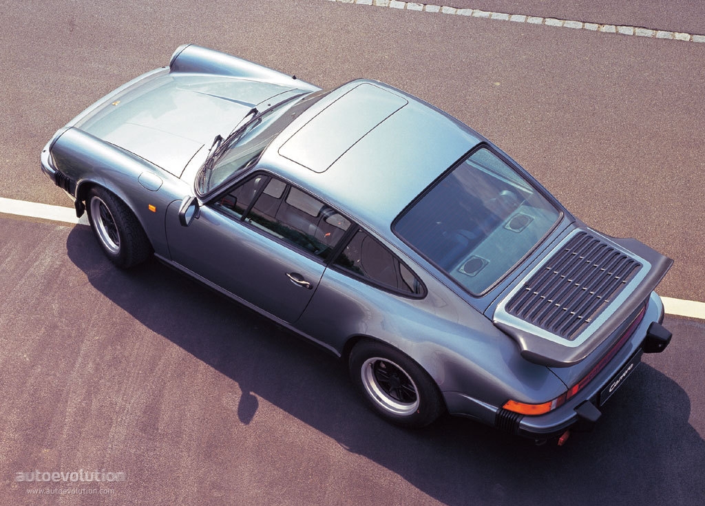 Porsche 911 Carrera photo 2