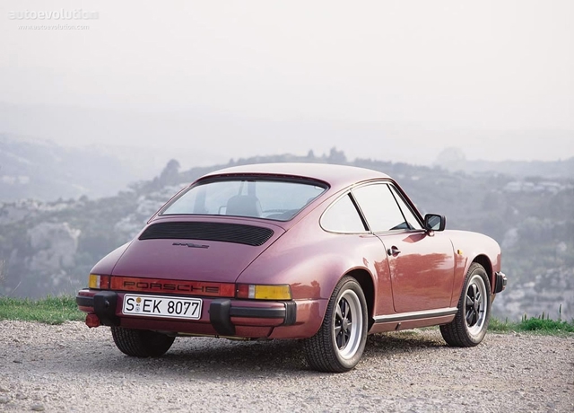 Porsche 911 Carrera photo 5