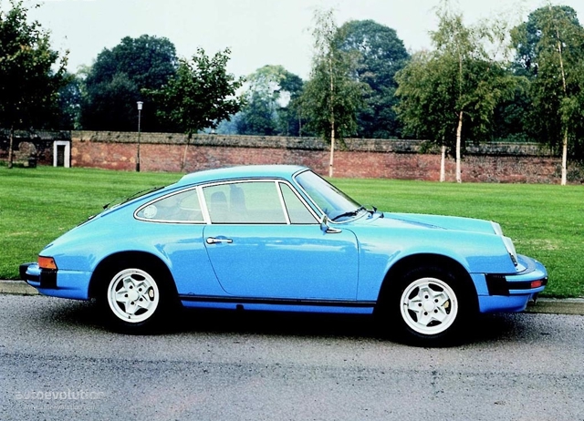 Porsche 911 Carrera photo 8
