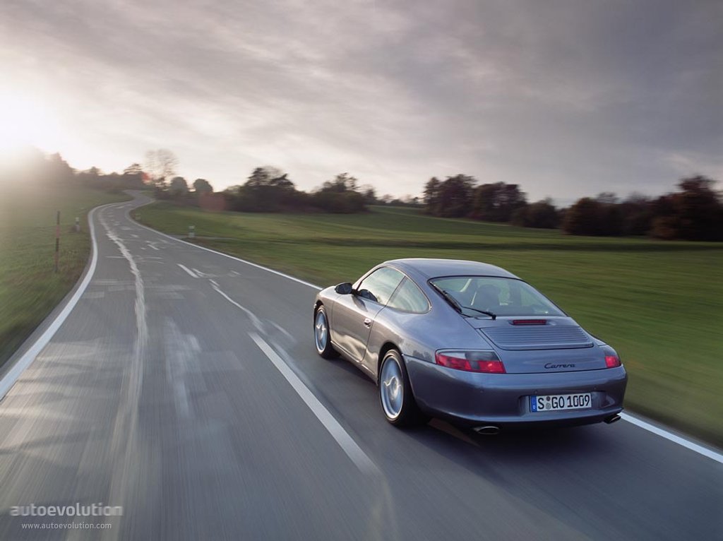 Porsche 911 Carrera photo 5