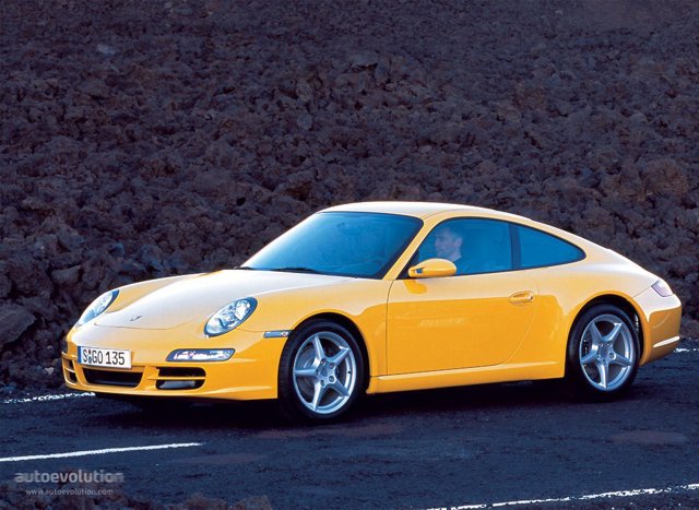 Porsche 911 Carrera photo 2