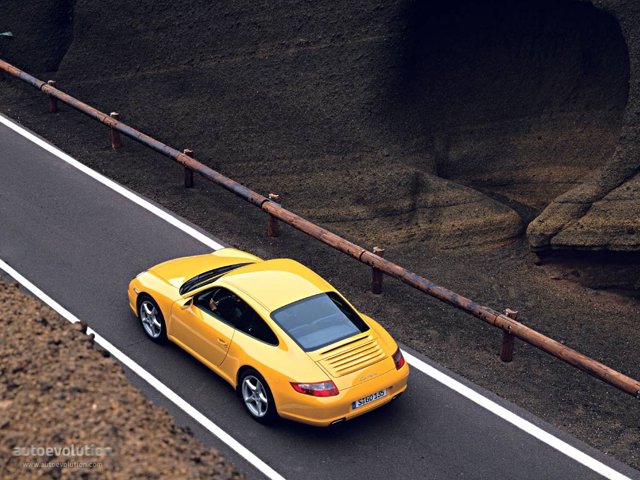 Porsche 911 Carrera photo 4