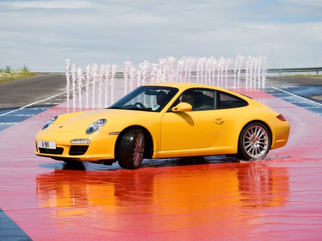 Porsche 911 Carrera photo 15