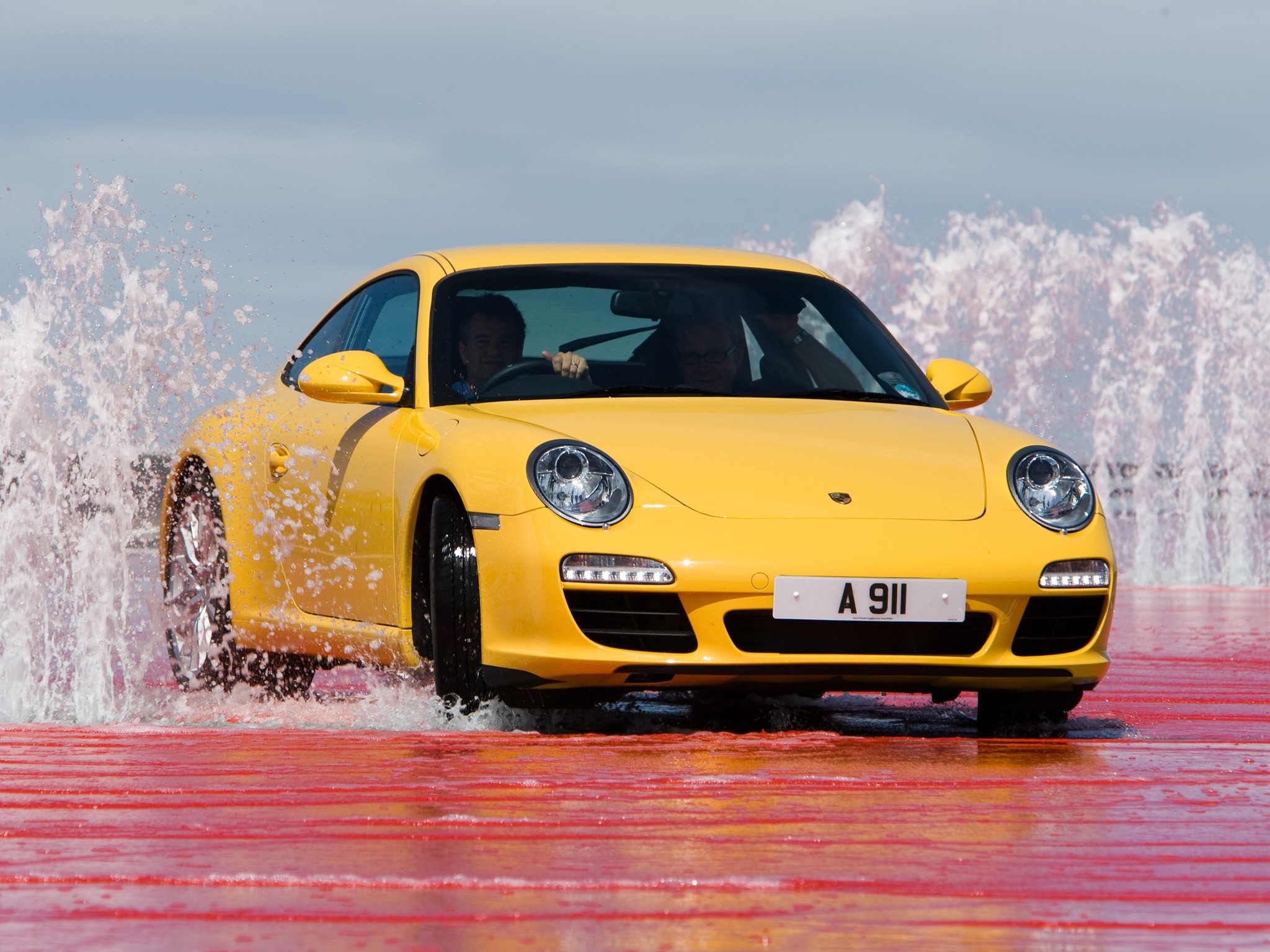 Porsche 911 Carrera photo 16