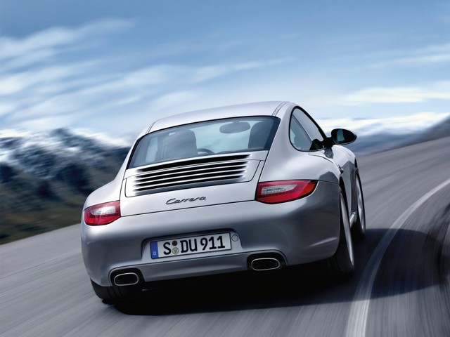 Porsche 911 Carrera photo 21