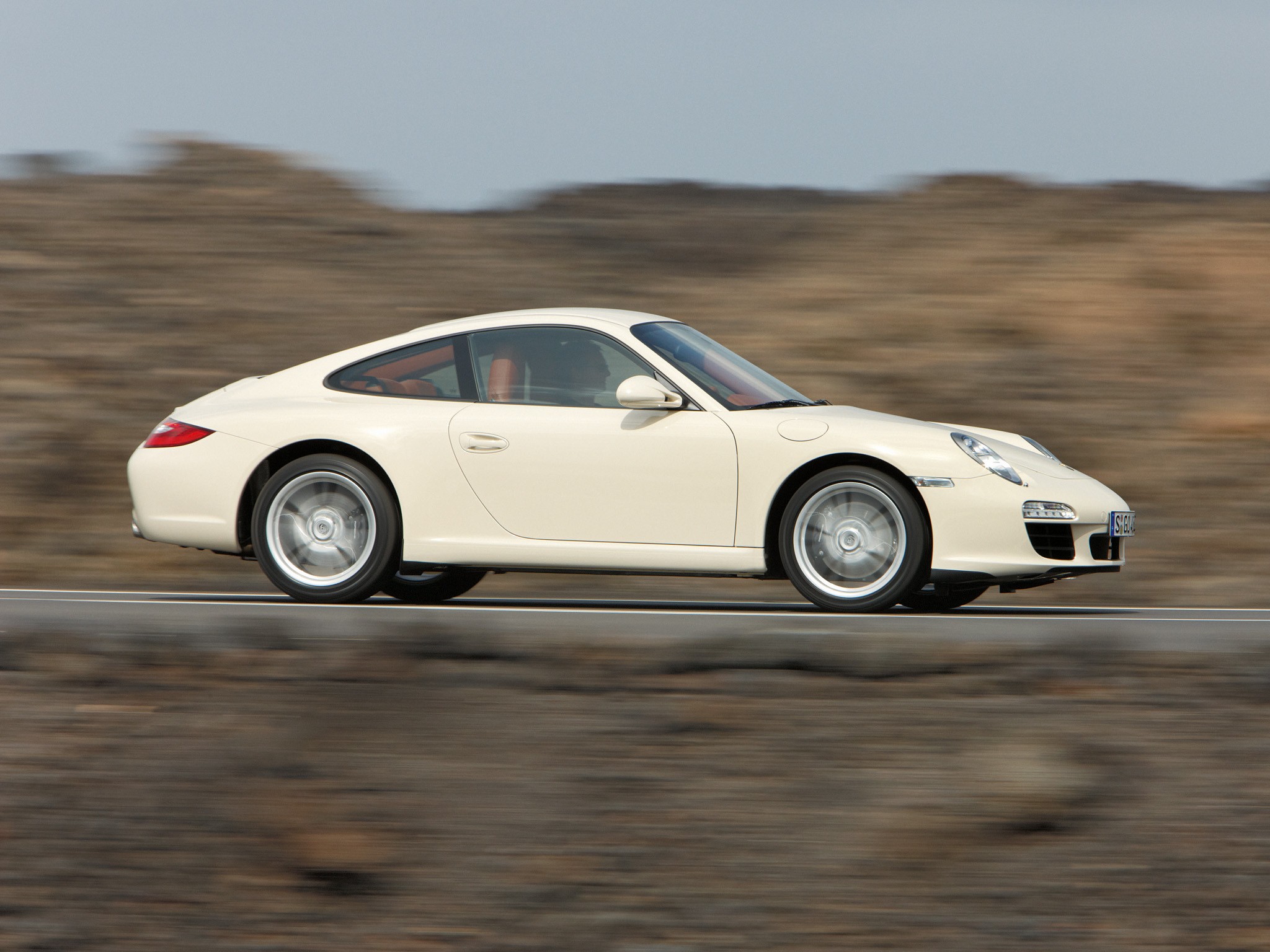 Porsche 911 Carrera photo 27