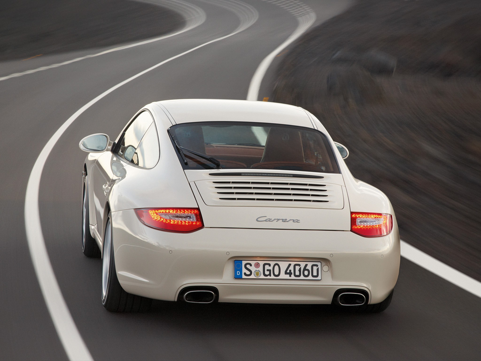 Porsche 911 Carrera photo 29