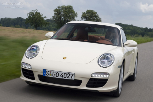 Porsche 911 Carrera photo 7
