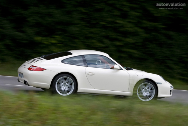 Porsche 911 Carrera photo 8
