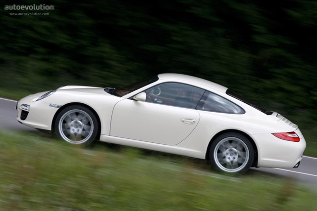 Porsche 911 Carrera photo 9
