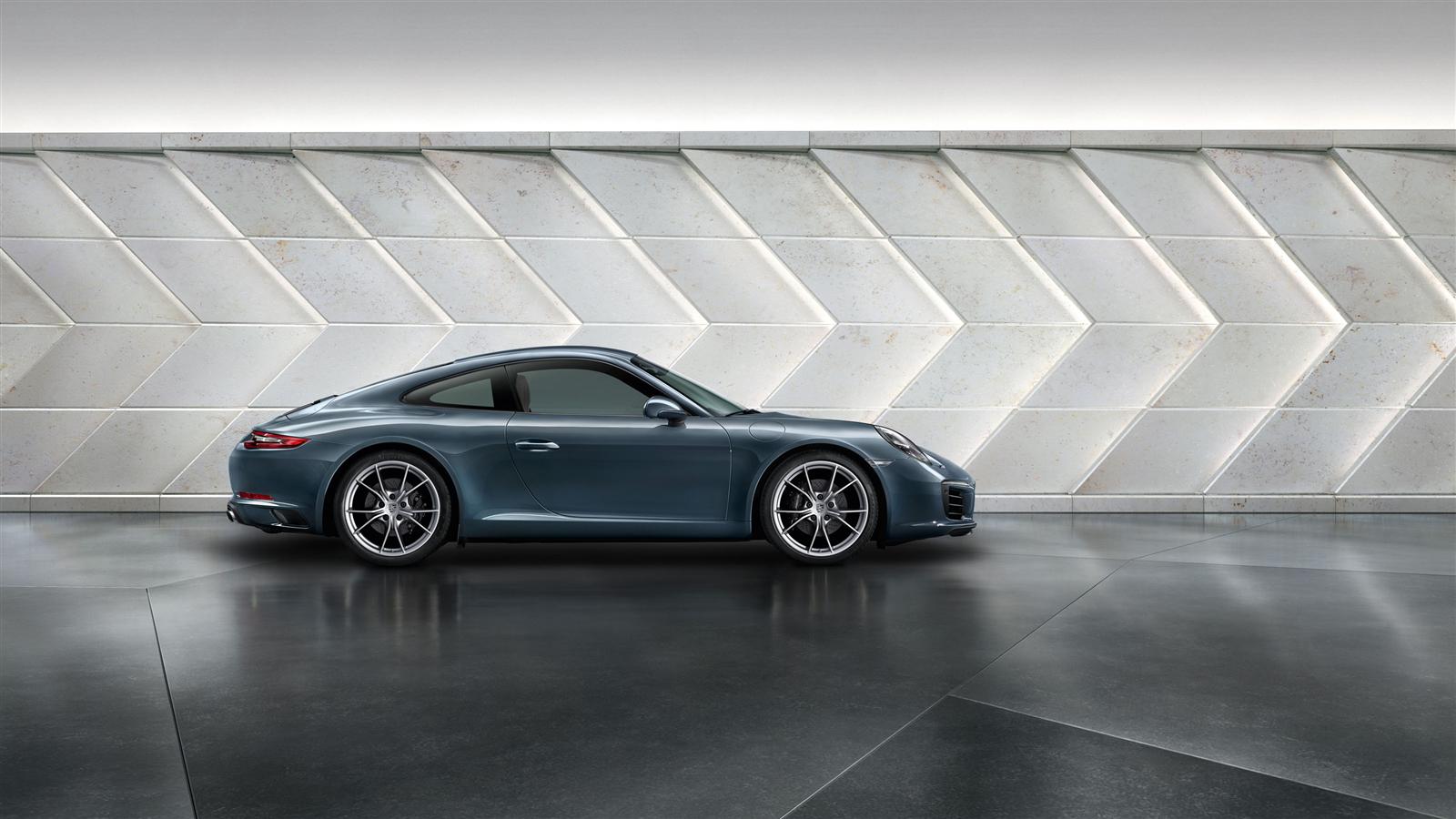 Porsche 911 Carrera photo 7