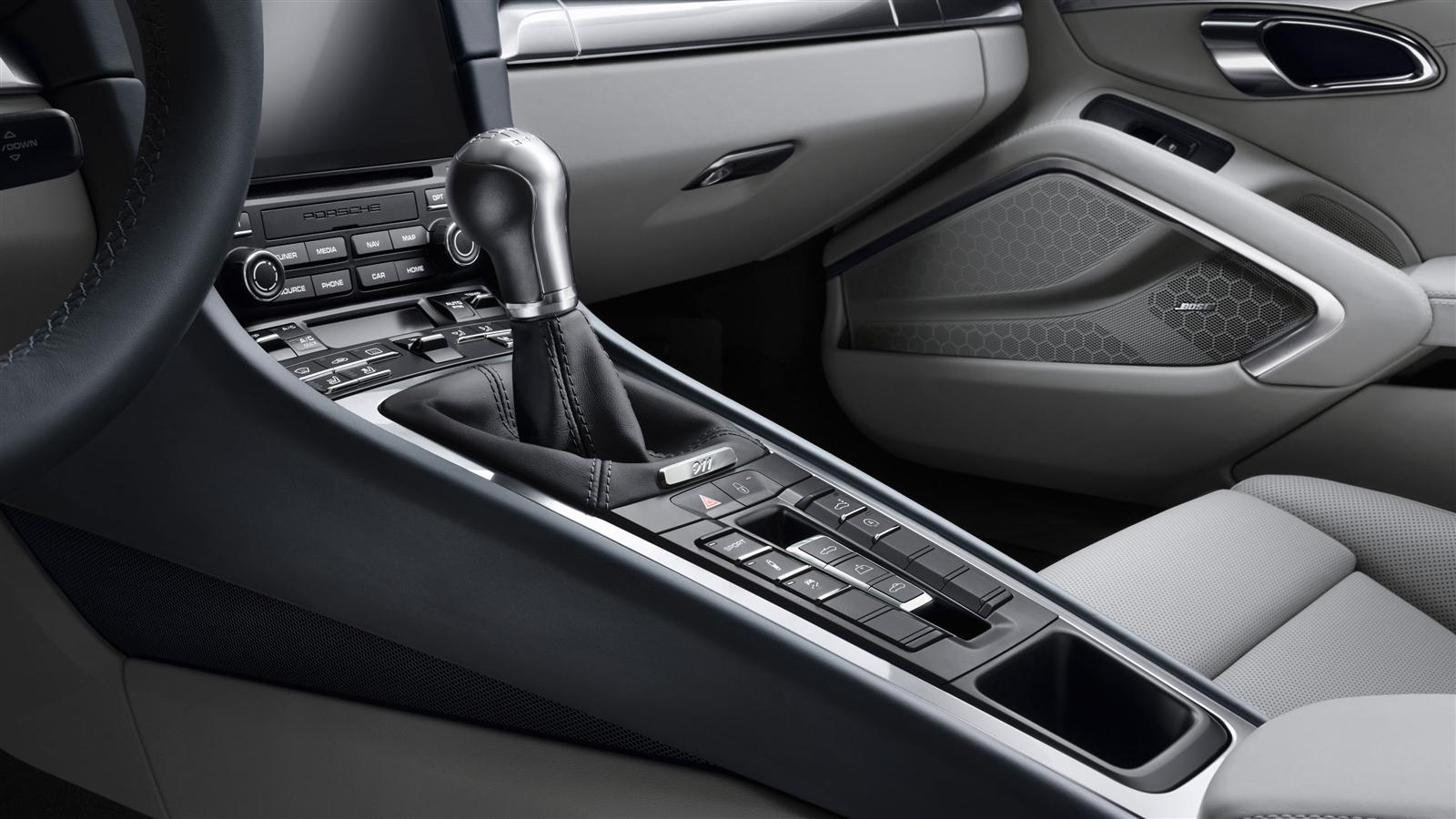 Porsche 911 Carrera photo 17