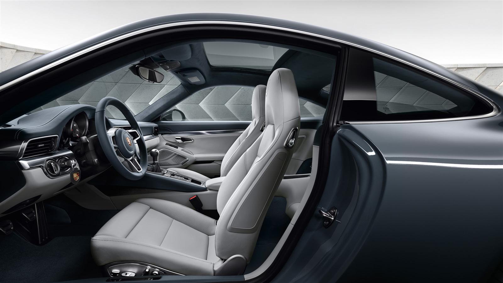 Porsche 911 Carrera photo 19