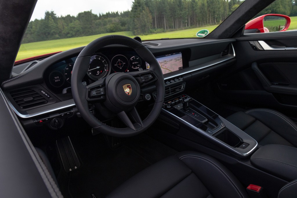 Porsche 911 Carrera photo 32