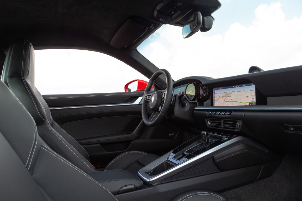 Porsche 911 Carrera photo 33