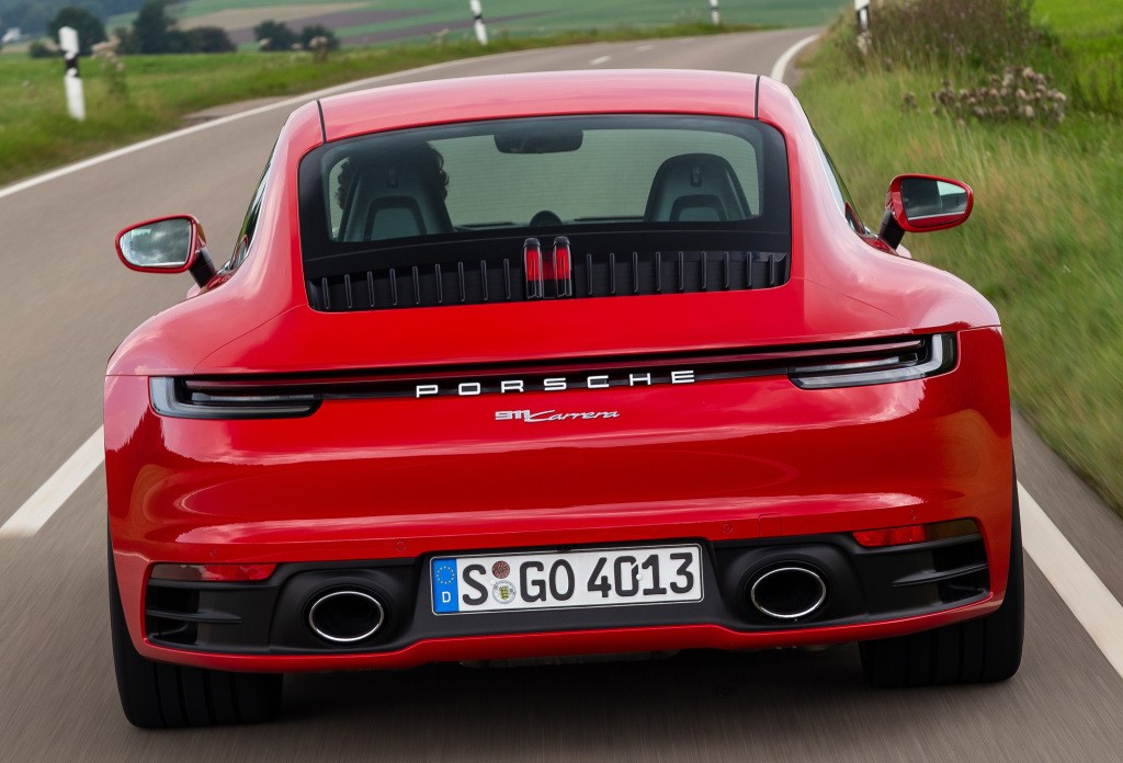 Porsche 911 Carrera photo 7