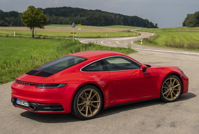 Porsche 911 Carrera Foto 12