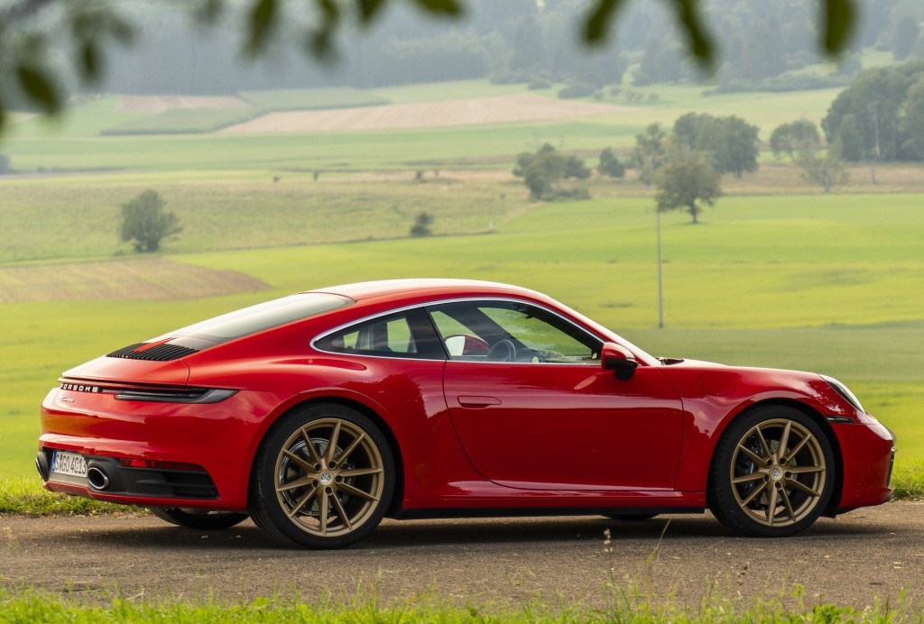 Porsche 911 Carrera photo 23