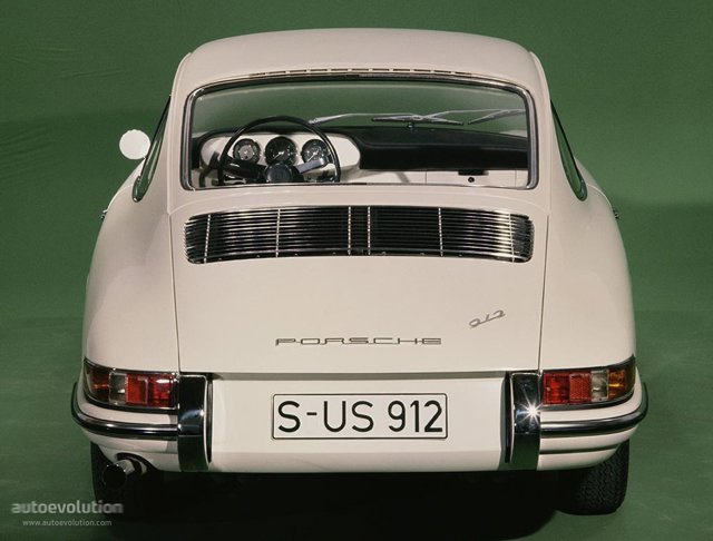 Porsche 911 Carrera foto 2