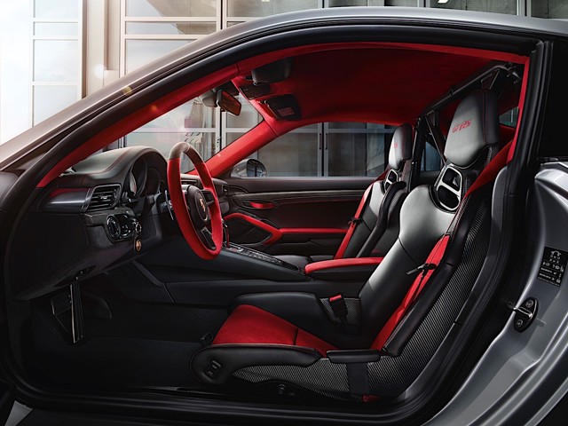 Porsche 911 Gt2 Rs photo 9