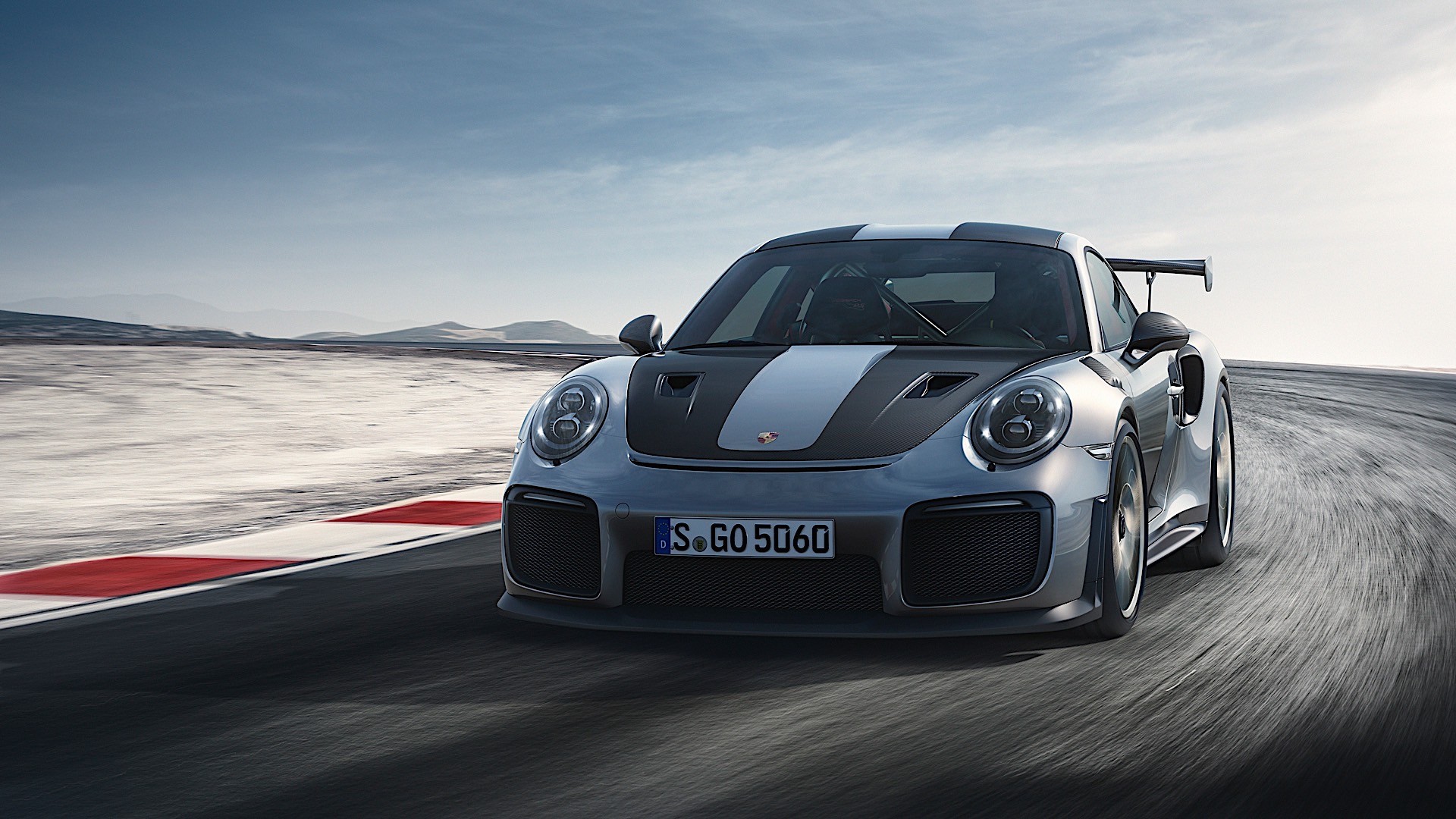 Porsche 911 Gt2 Rs photo 4