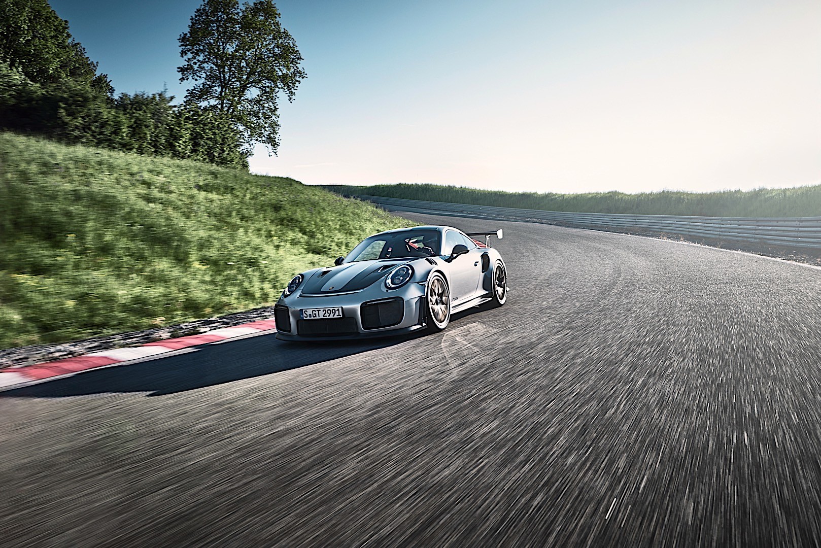 Porsche 911 Gt2 Rs photo 6