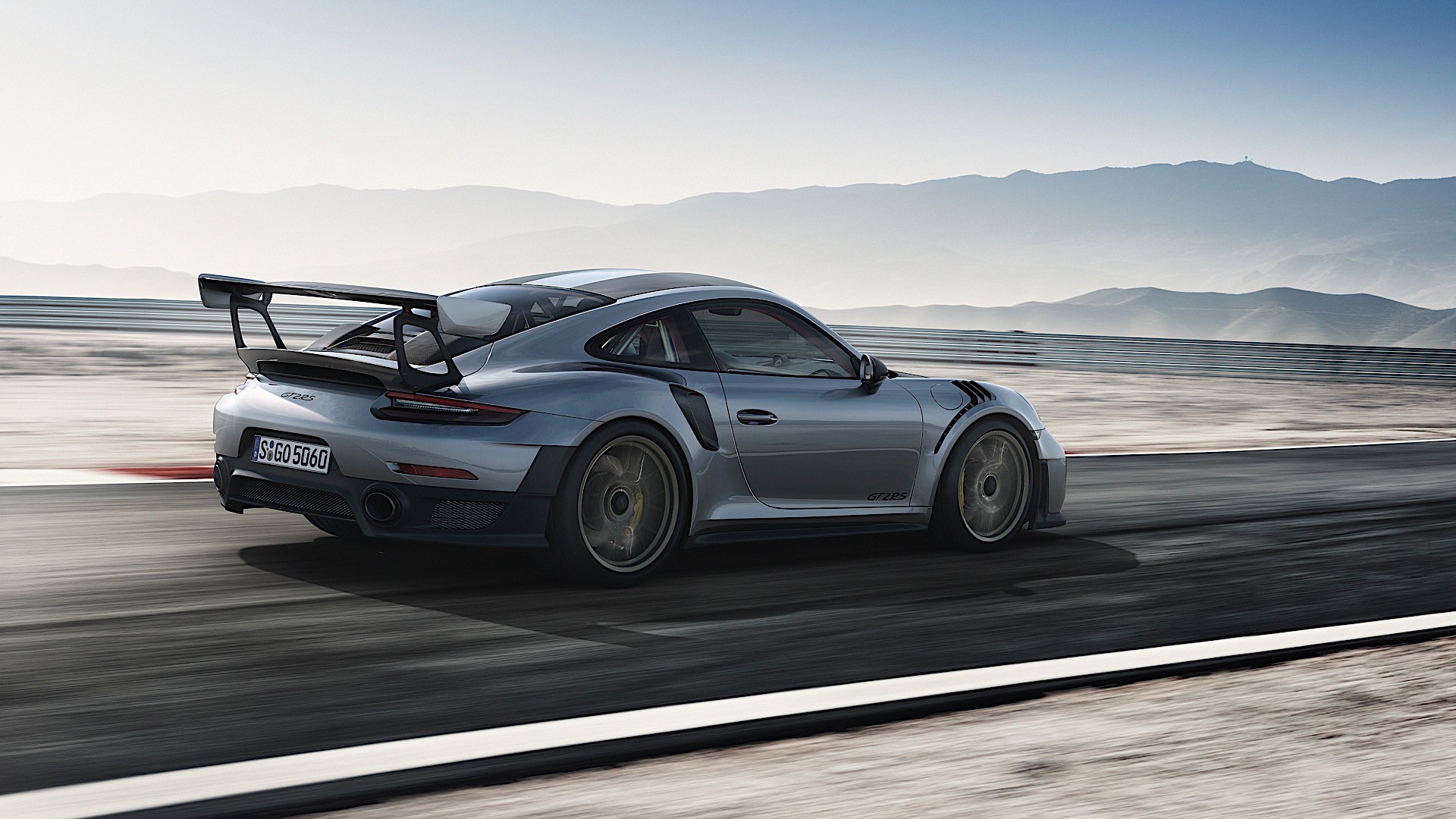 Porsche 911 Gt2 Rs photo 3