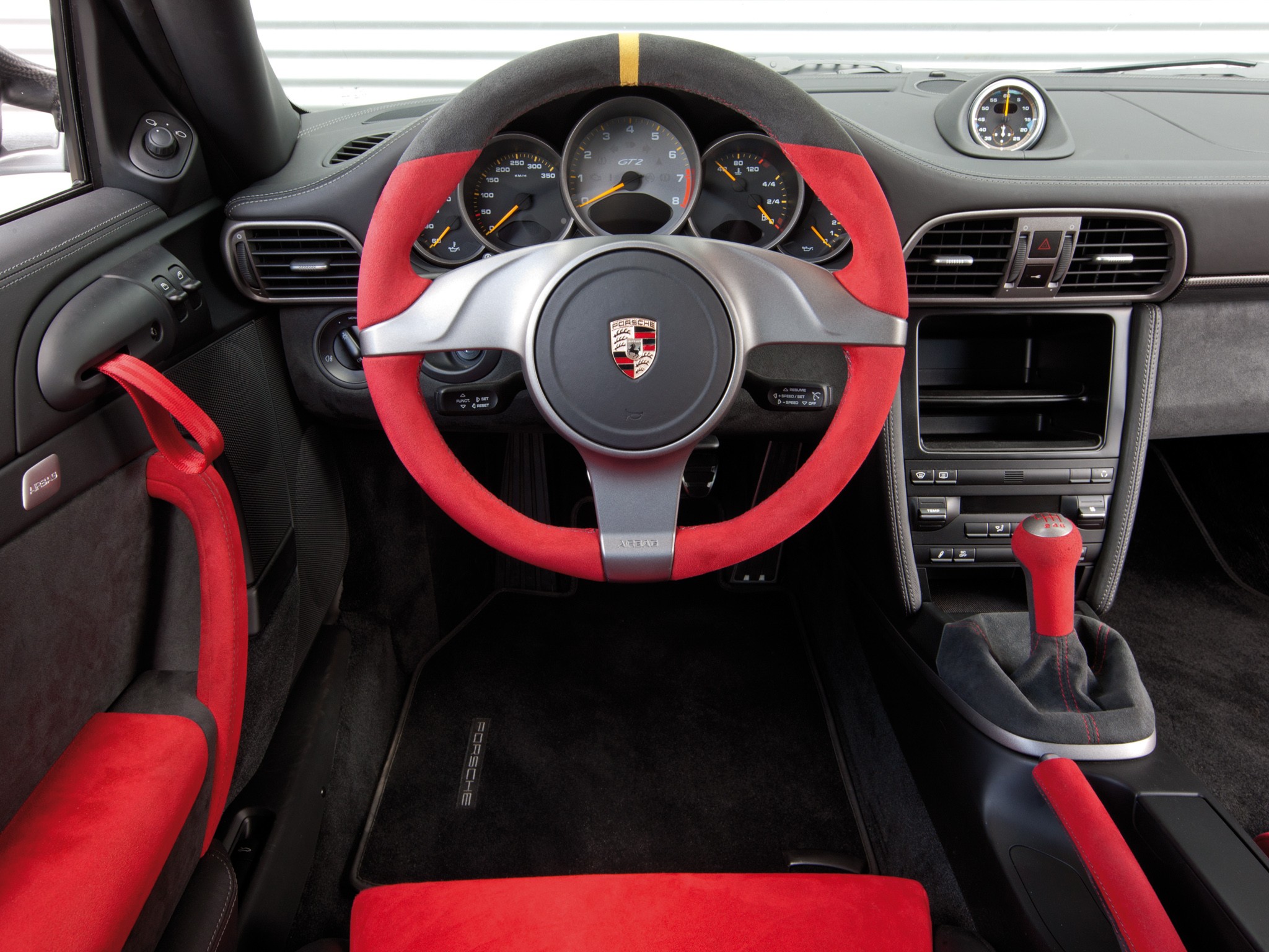 Porsche 911 Gt2 Rs photo 32