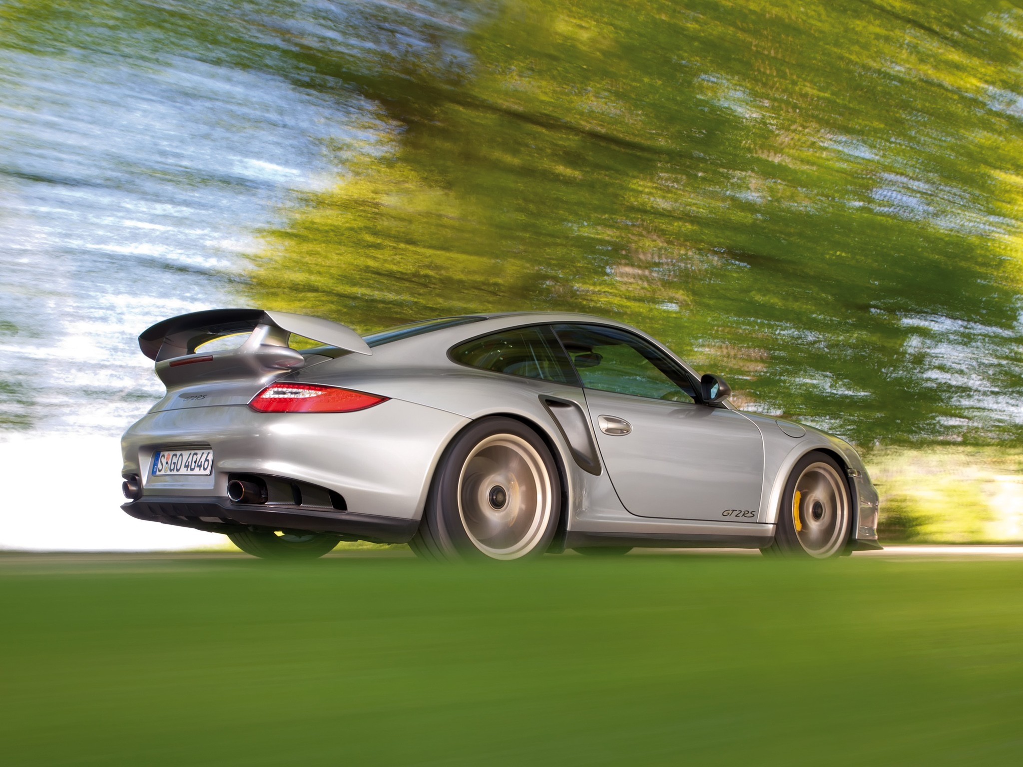 Porsche 911 Gt2 Rs photo 16
