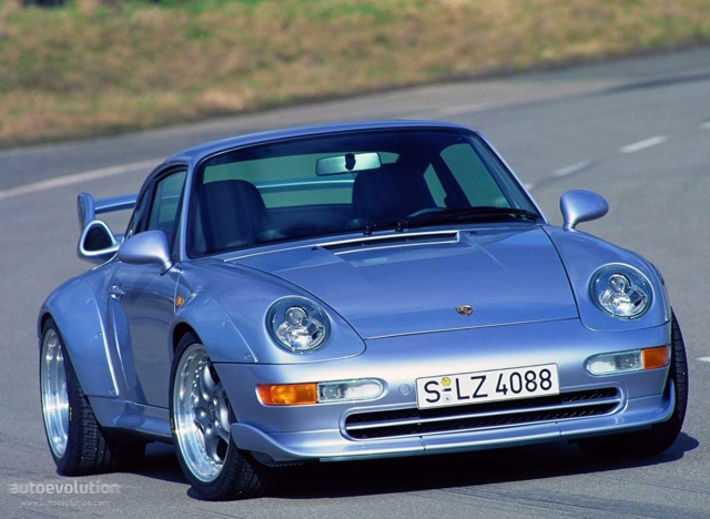 PORSCHE 911 GT2