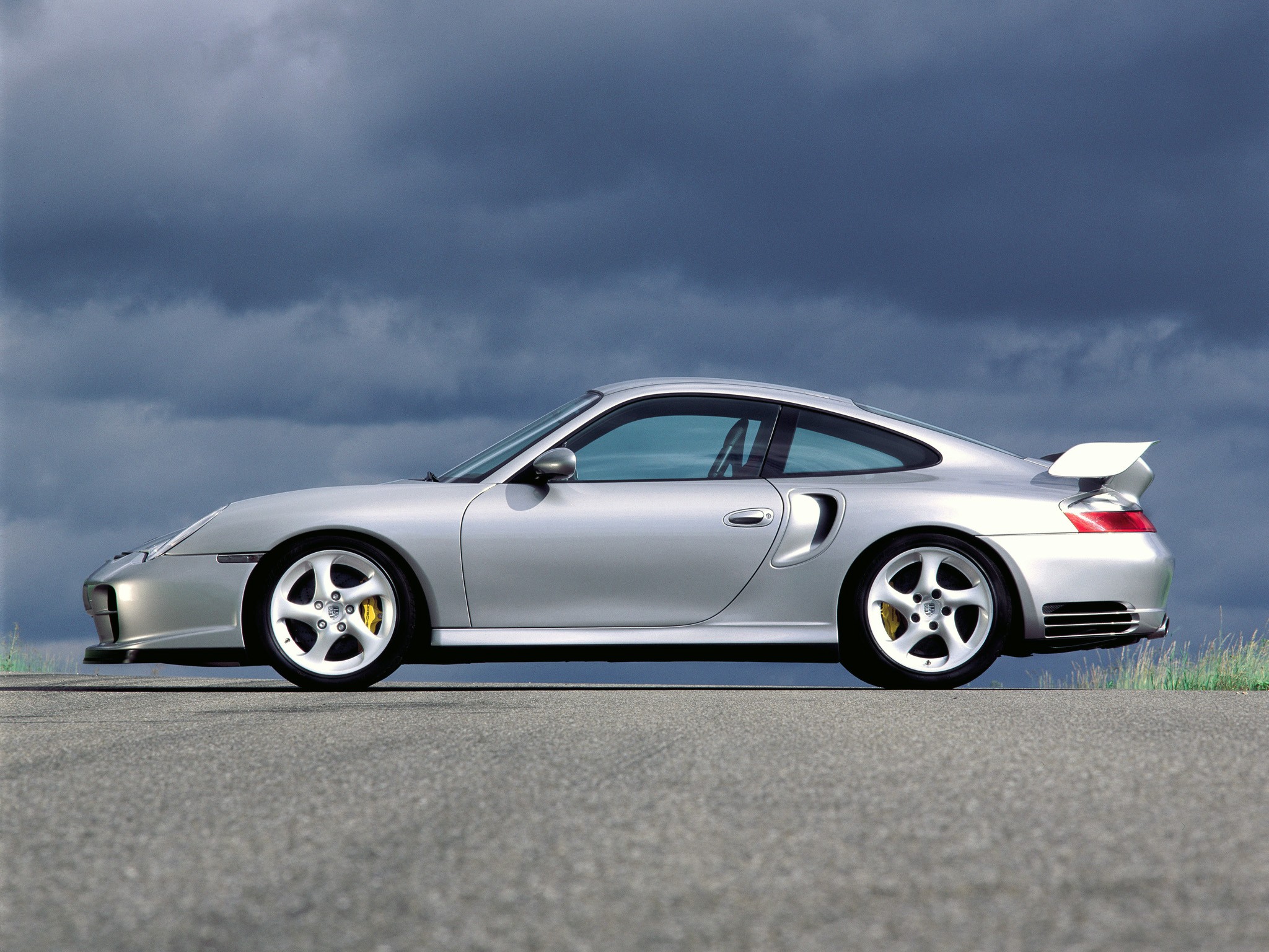 Porsche 911 Gt2 photo 15
