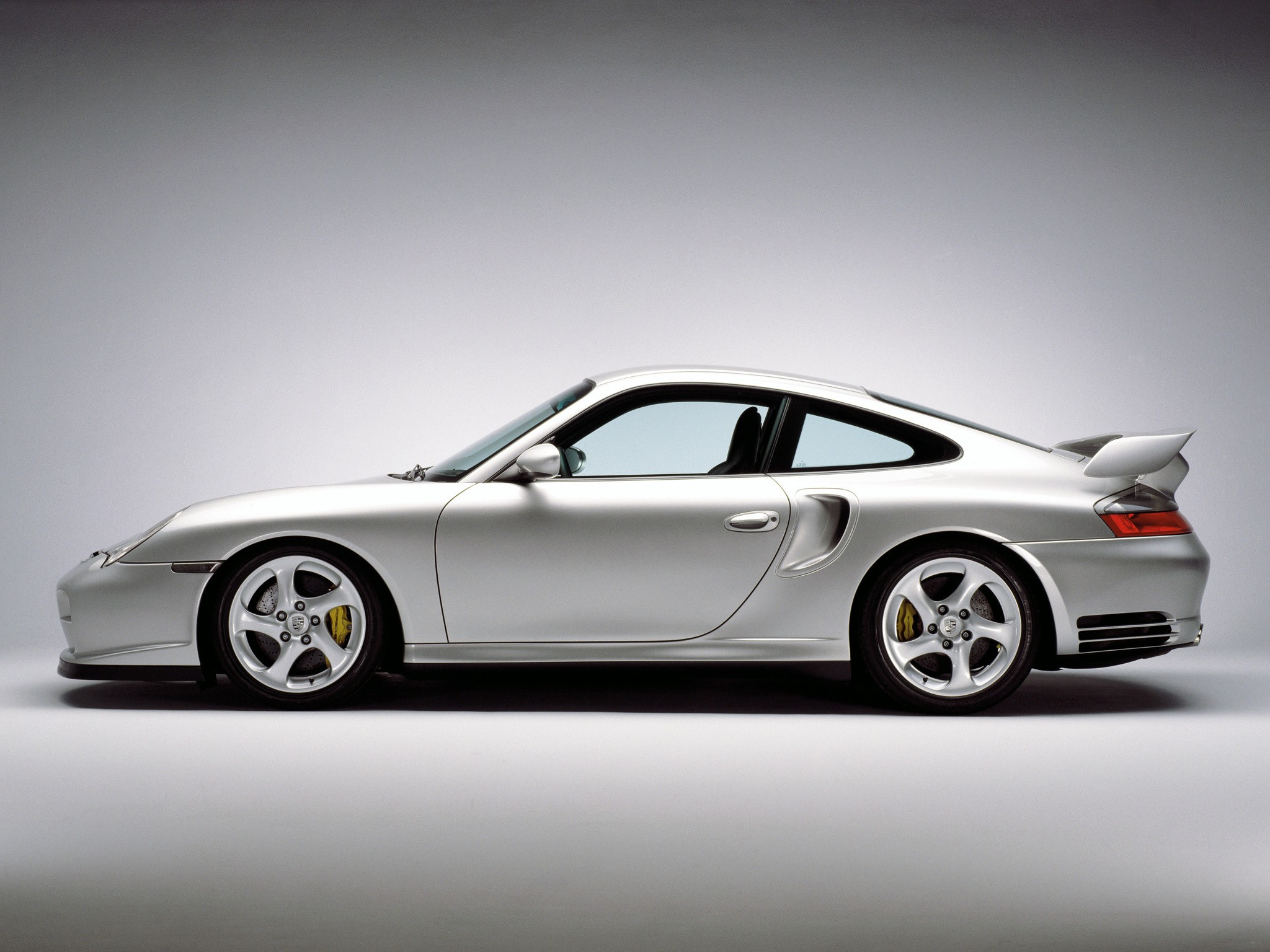 Porsche 911 Gt2 photo 18