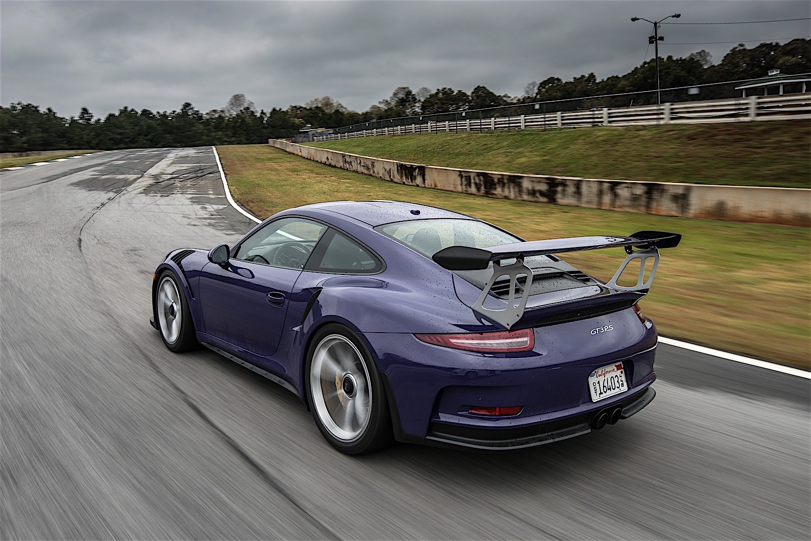 Porsche 911 Gt3 Rs photo 3