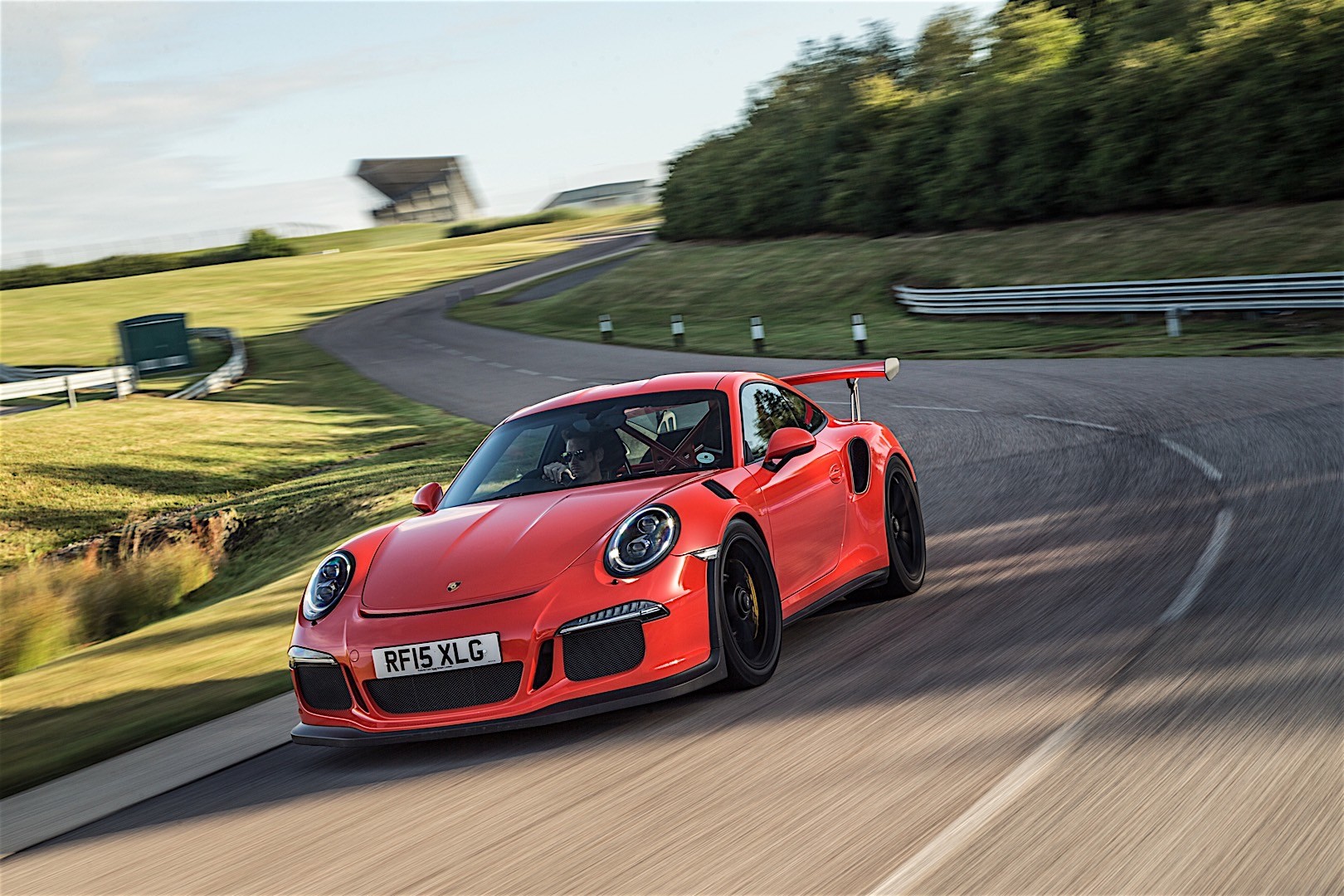 Porsche 911 Gt3 Rs photo 4