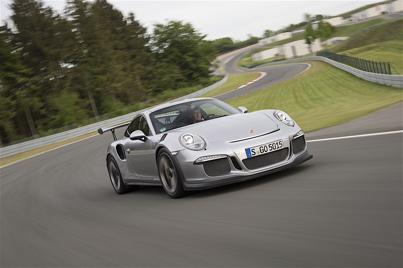 Porsche 911 Gt3 Rs photo 9