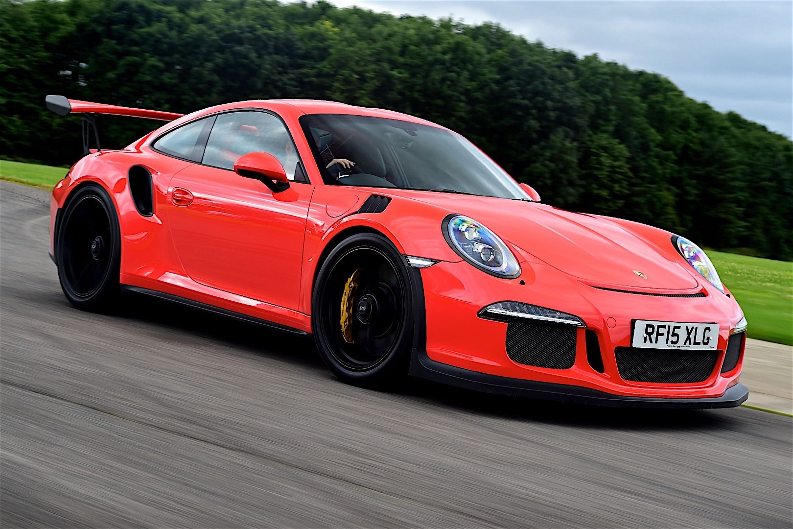 Porsche 911 Gt3 Rs photo 18