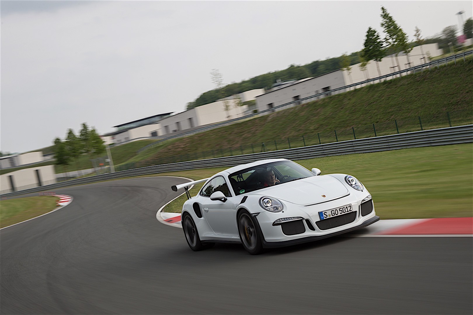 Porsche 911 Gt3 Rs photo 22