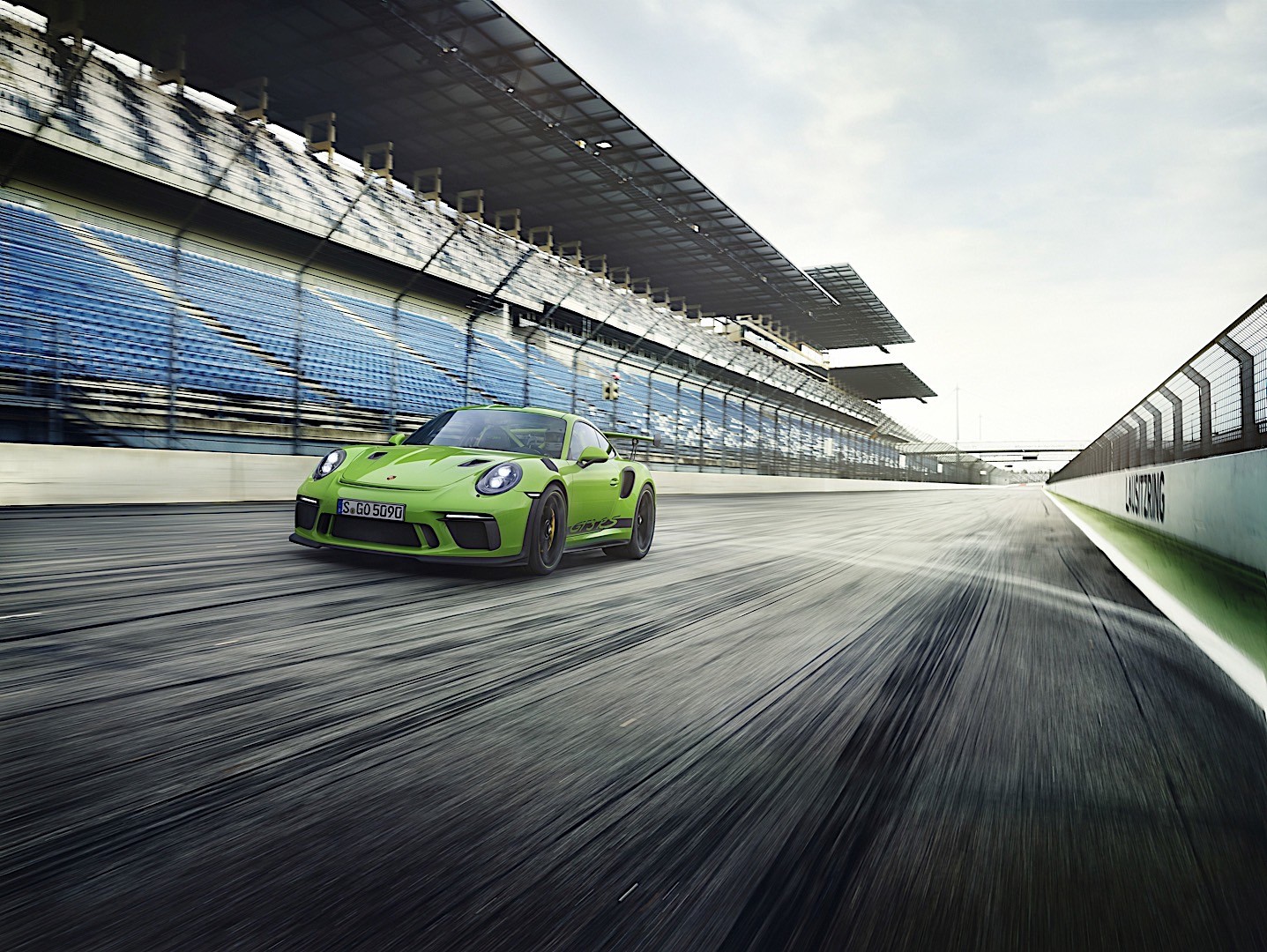 Porsche 911 Gt3 Rs photo 12