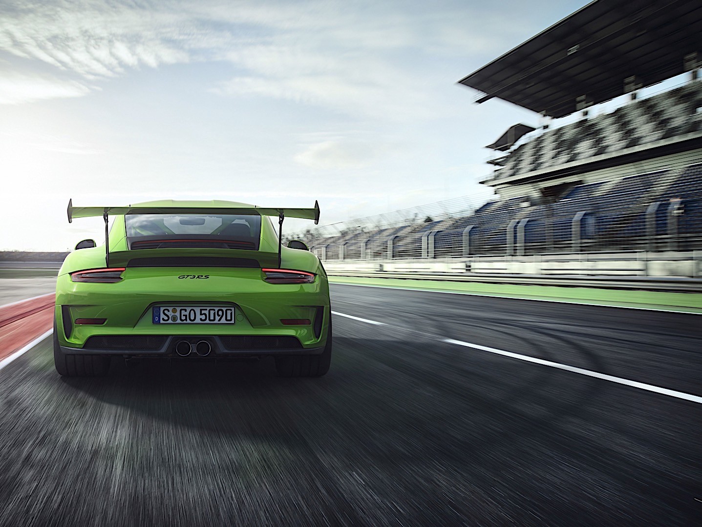 Porsche 911 Gt3 Rs photo 15