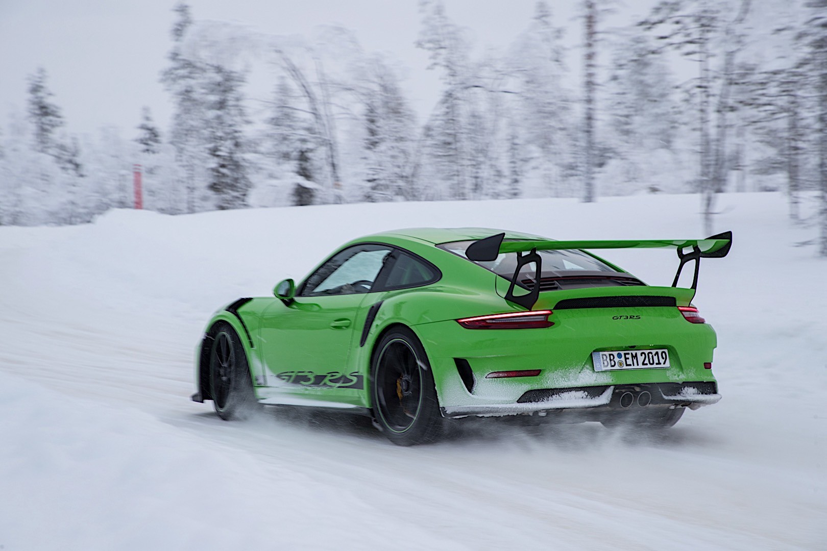 Porsche 911 Gt3 Rs photo 17