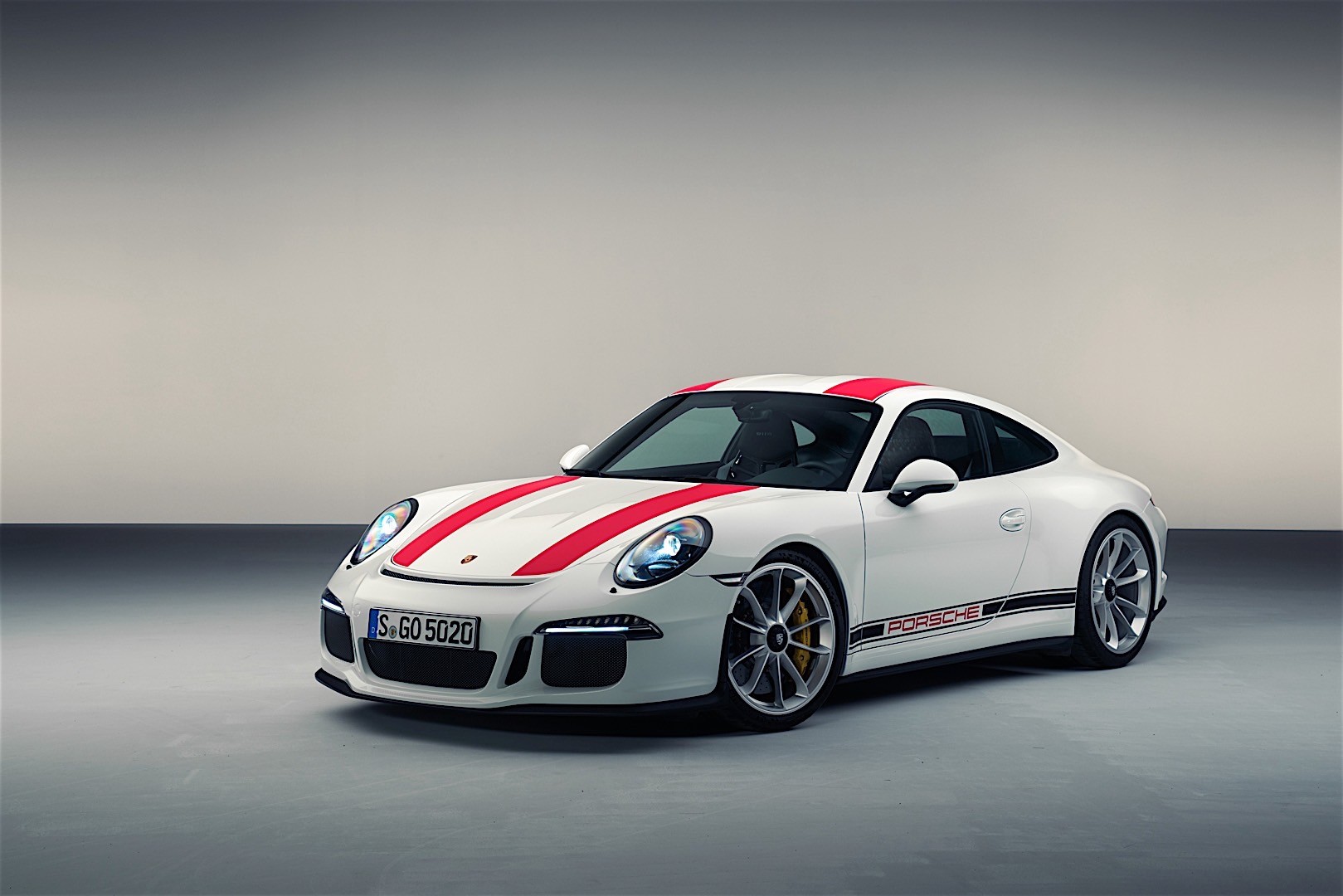 Porsche 911 R photo 19
