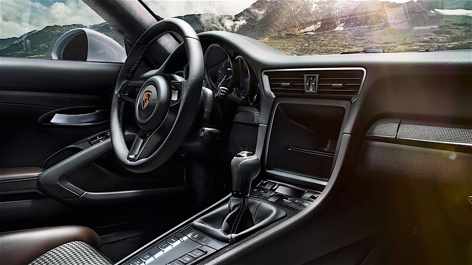 Porsche 911 R photo 32