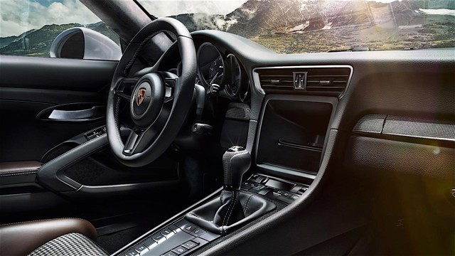 Porsche 911 R photo 32