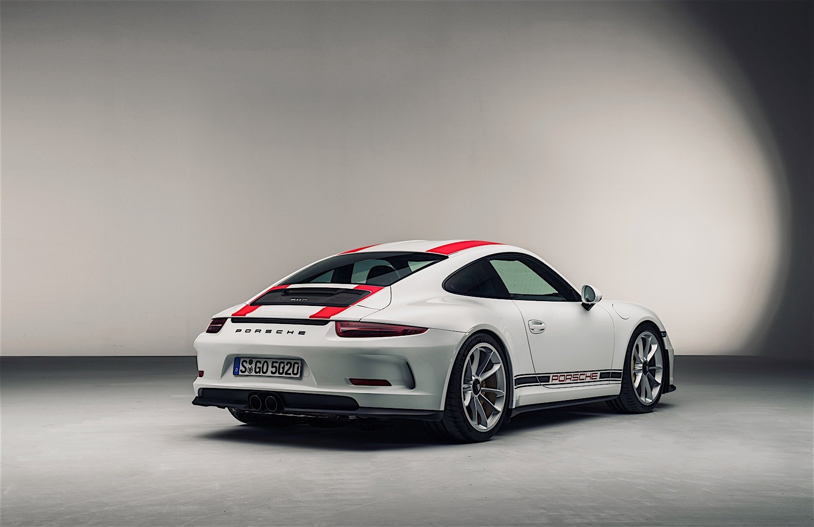 Porsche 911 R photo 28