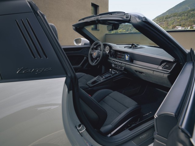 Porsche 911 Targa 4 Gts photo 33
