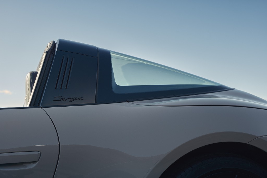 Porsche 911 Targa 4 Gts photo 9