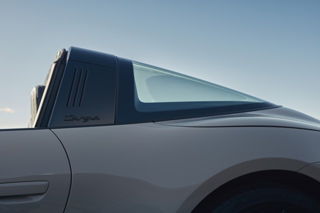 Porsche 911 Targa 4 Gts photo 9