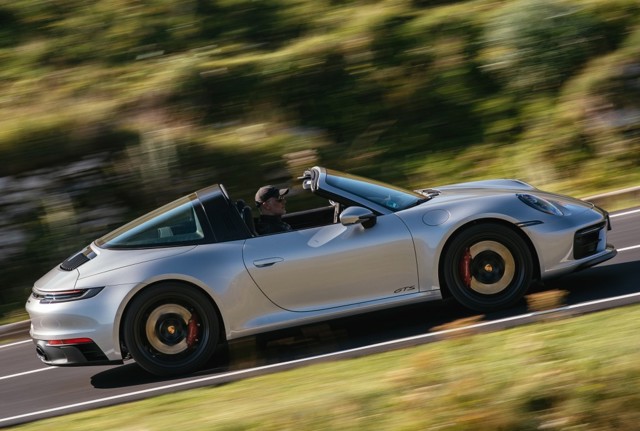 Porsche 911 Targa 4 Gts photo 13